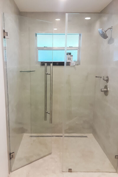 SHOWER DOOR